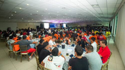 Fernando Remes recibe a jugadores de Street Soccer de todo el país