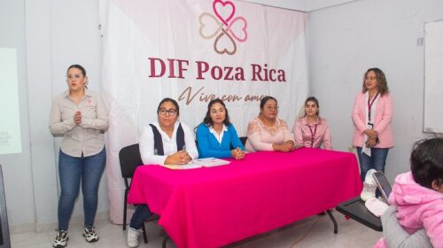 DIF REALIZA PLÁTICA SOBRE EL CÁNCER DE MAMA