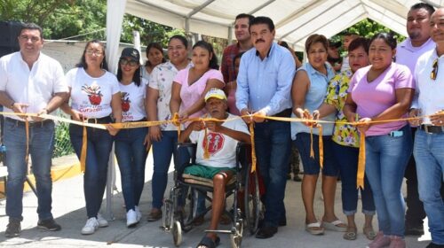 Leobardo Gómez sigue cumpliendo con obras; Termina aislamiento para zonas rurales en Tihuatlán