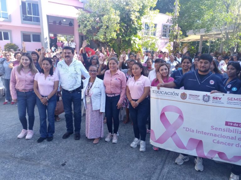 Caminata de concientización contra el cáncer de mama