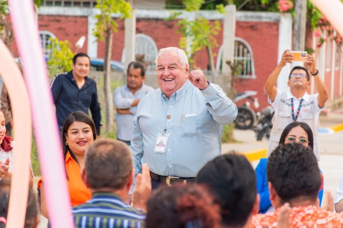 Fernando Remes cumple con pavimentación en colonia Nacional