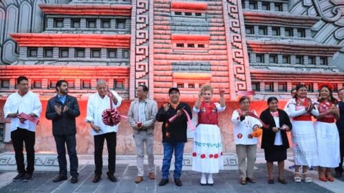 Entregan rehabilitación del mural Homenaje a la Cultura Totonaca