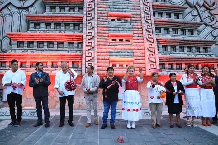 Entregan rehabilitación del mural Homenaje a la Cultura Totonaca