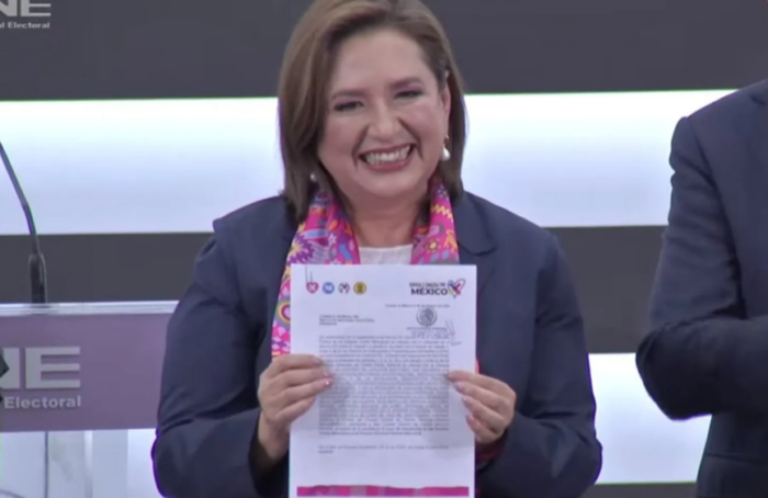 Xóchitl Gálvez registra ante el INE su candidatura a la Presidencia