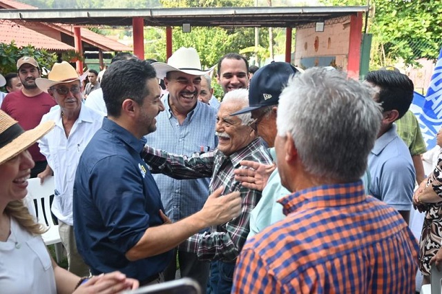 “¡Lucharemos para vuelvan los apoyos al campo,”: Miguel Ángel Yunes Márquez*